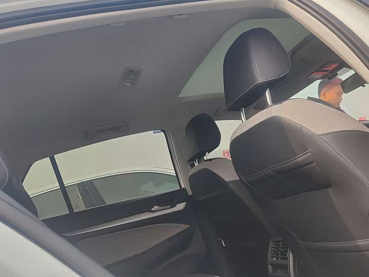 Фото 9 - Volkswagen Golf