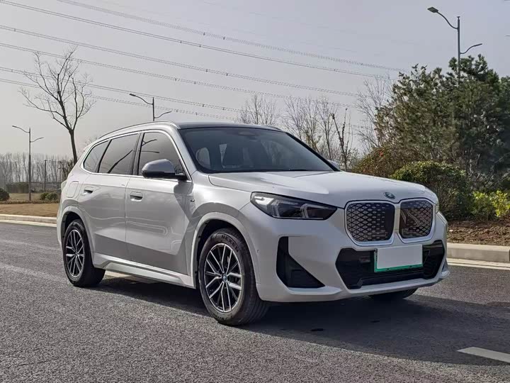 Фото 3 - BMW iX1