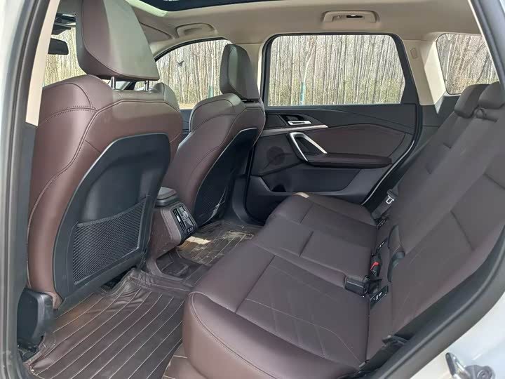 Фото 6 - BMW iX1