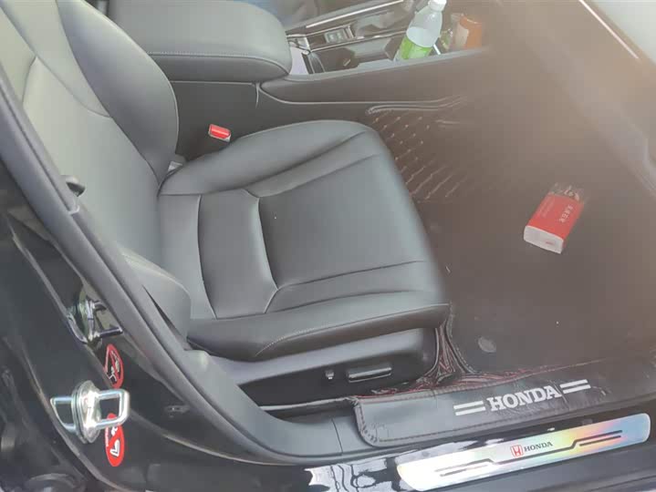 Фото 8 - Honda Accord