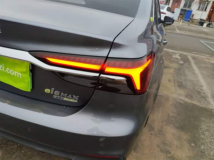 Фото 8 - Roewe i6 Max EV