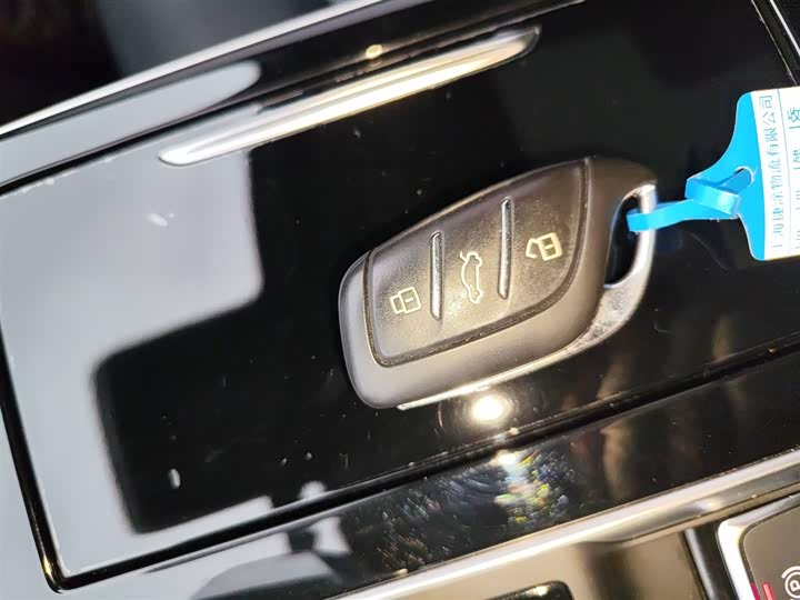 Фото 9 - Roewe i6 Max EV