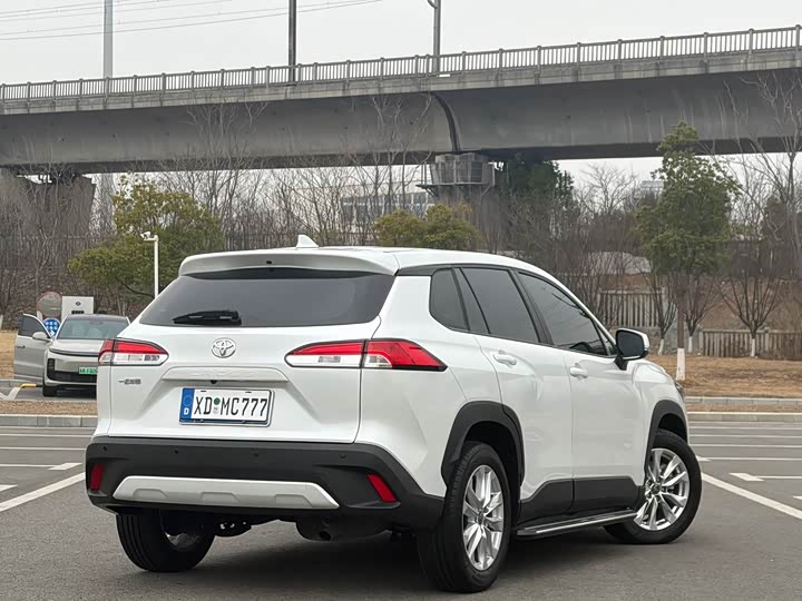 Фото 2 - Toyota Corolla Cross