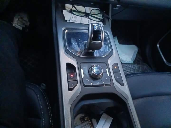 Фото 7 - Geely Okavango