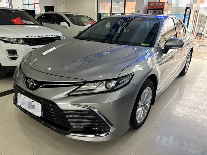 Фото 1 - Toyota Camry