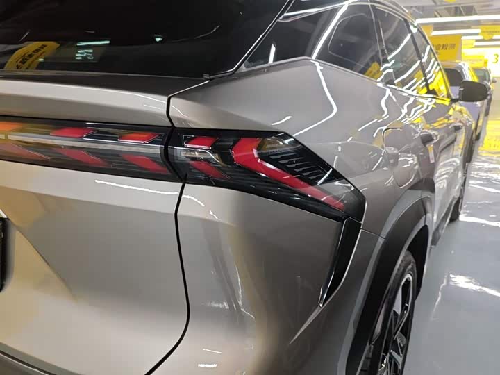 Фото 8 - Geely Galaxy L7