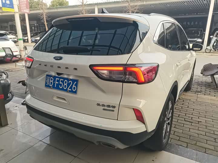 Фото 7 - Ford Escape