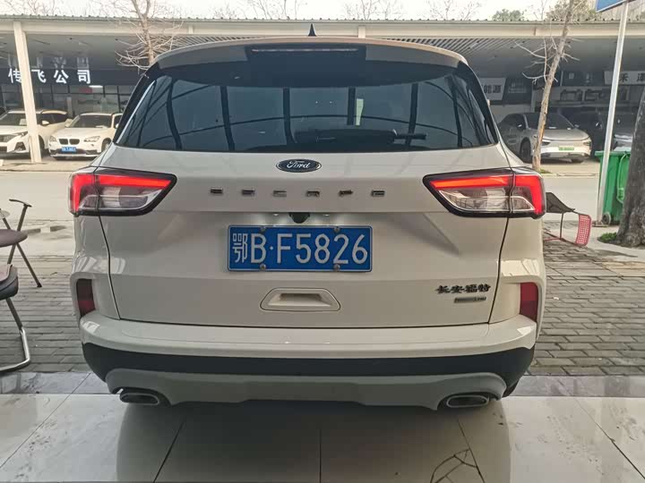 Фото 8 - Ford Escape