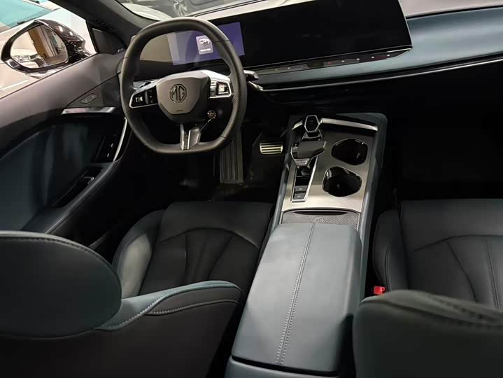 Фото 7 - MG Motor 7