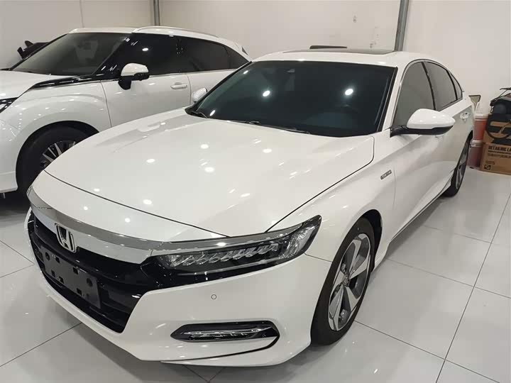 Фото 2 - Honda Accord