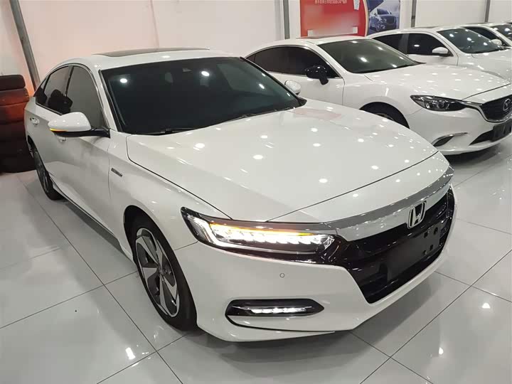 Фото 4 - Honda Accord