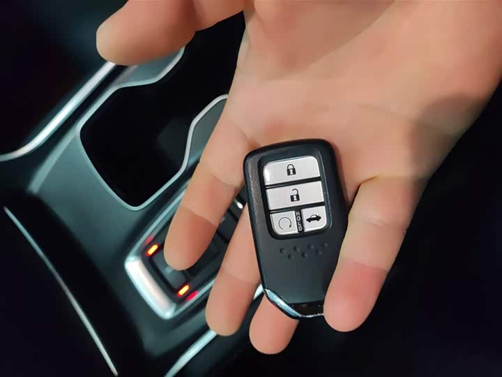 Фото 9 - Honda Accord