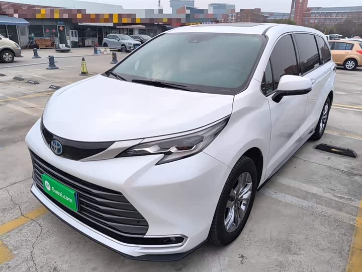 Фото 1 - Toyota Sienna