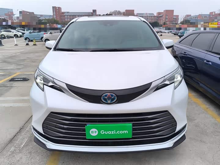 Фото 3 - Toyota Sienna