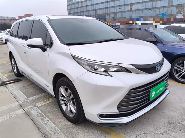 Фото 4 - Toyota Sienna