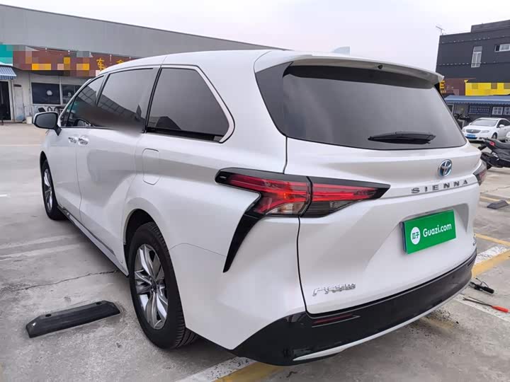 Фото 5 - Toyota Sienna