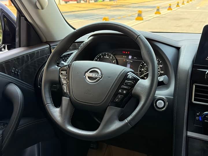 Фото 5 - Nissan Armada