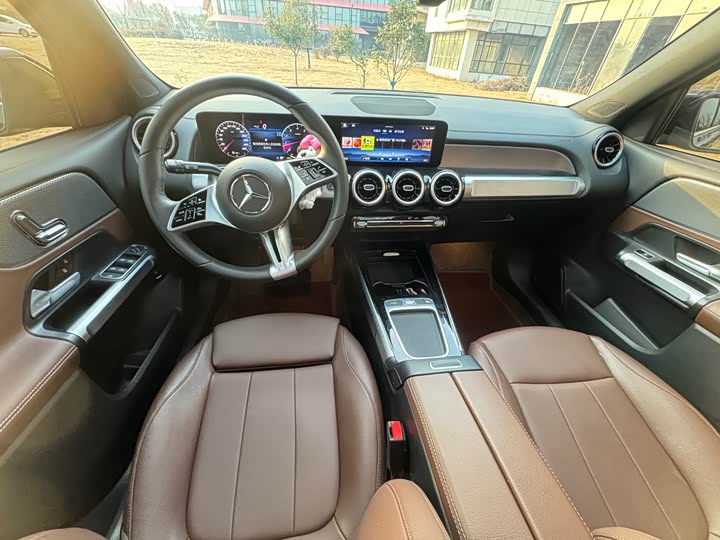 Фото 9 - Mercedes-Benz GLB-Class