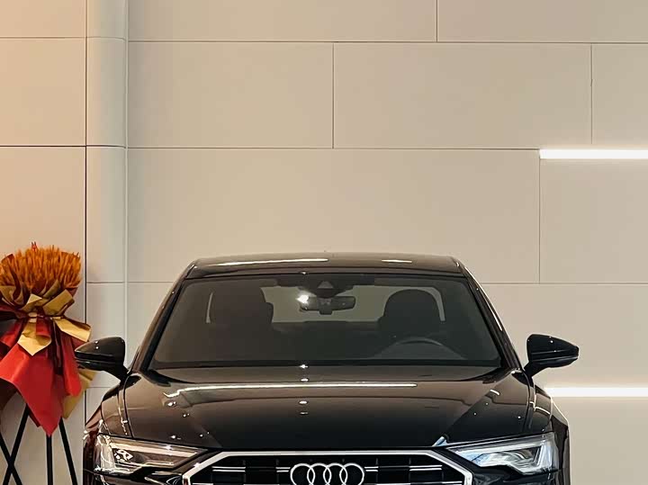 Фото 2 - Audi A6L