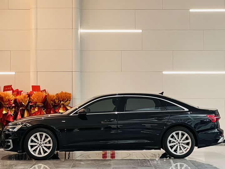 Фото 3 - Audi A6L