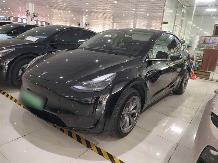 Фото 1 - Tesla Model Y