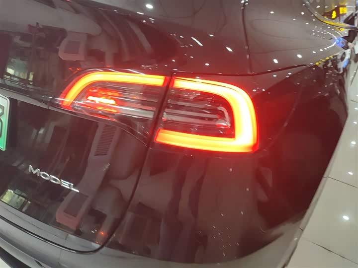 Фото 8 - Tesla Model Y