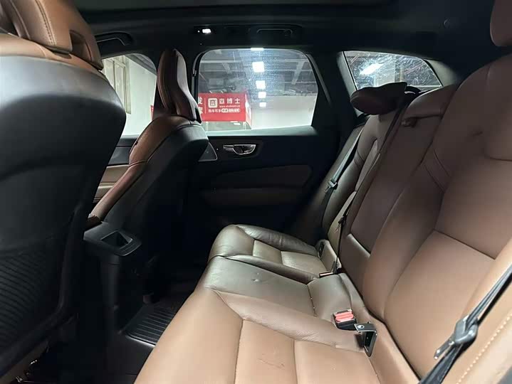 Фото 8 - Volvo XC60 Hybrid