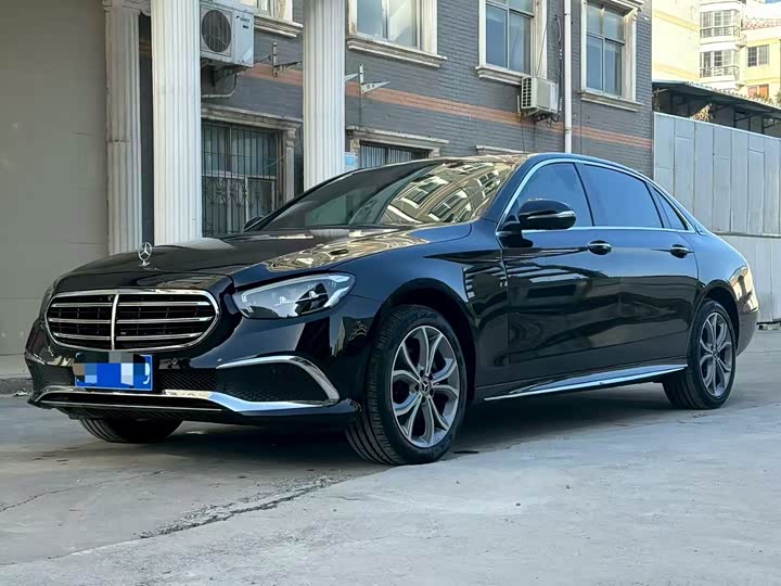 Фото 1 - Mercedes-Benz E-Class