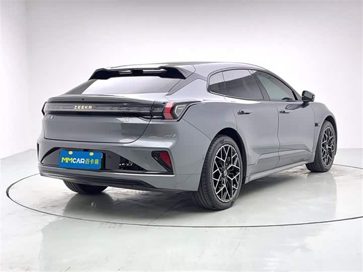 Фото 4 - Zeekr 001