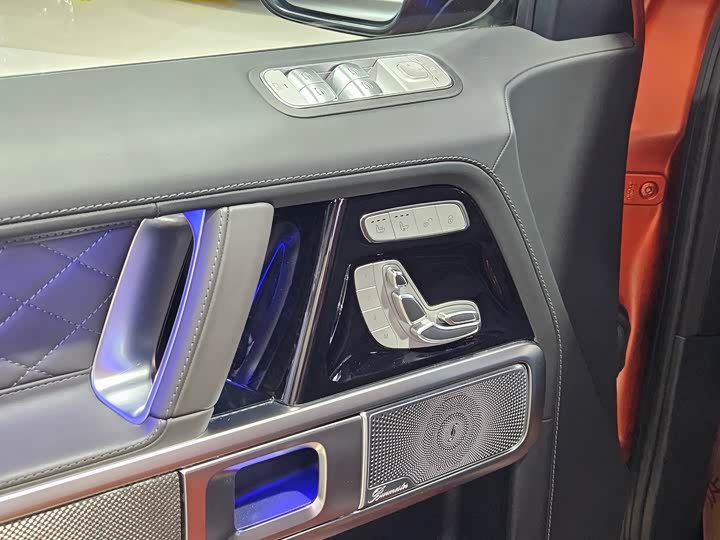 Фото 9 - Mercedes-Benz G-Class