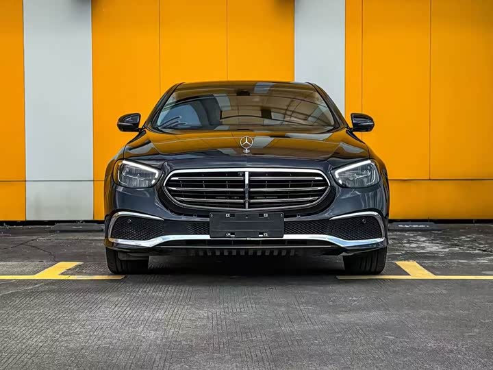 Фото 2 - Mercedes-Benz E-Class