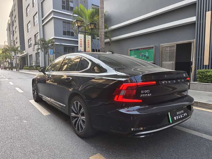 Фото 8 - Volvo S90 Hybrid