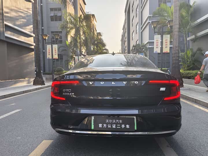 Фото 9 - Volvo S90 Hybrid