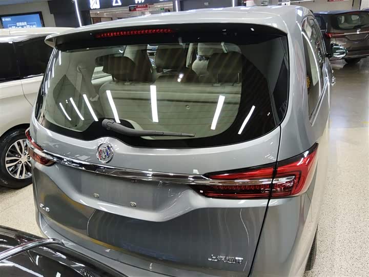 Фото 6 - Buick GL8 ES