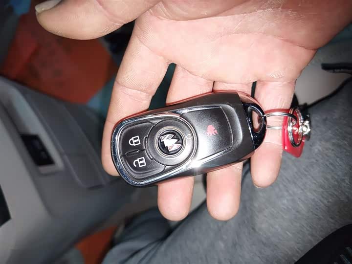 Фото 9 - Buick GL8 ES