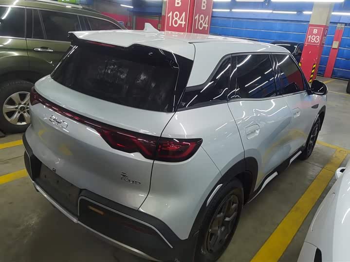 Фото 3 - BYD Yuan Up