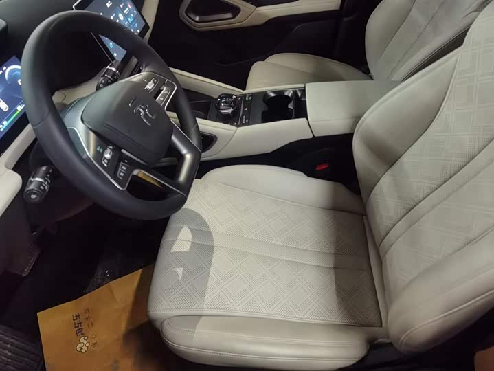 Фото 9 - BYD Yuan Up