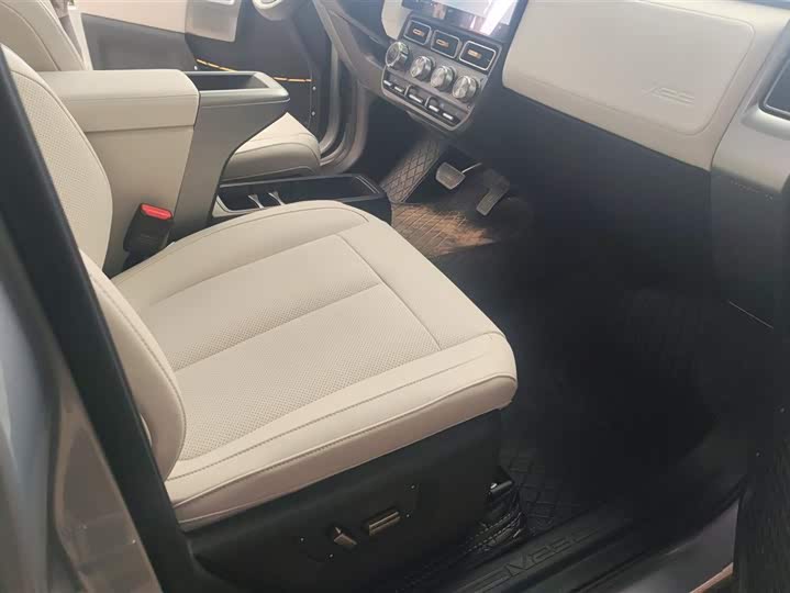 Фото 8 - Chery iCar V23