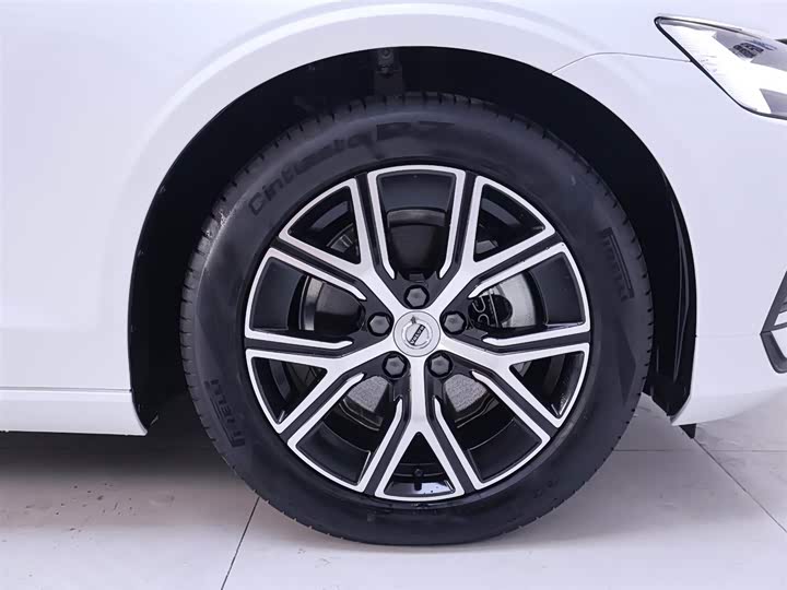 Фото 6 - Volvo S60