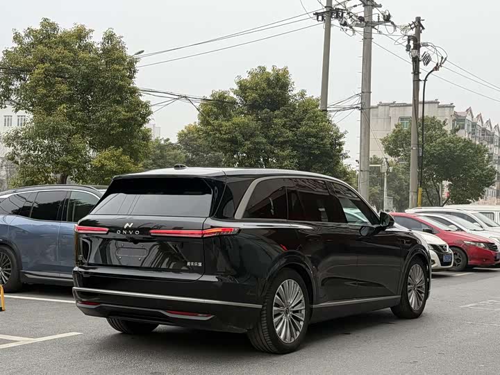 Фото 6 - Nio Onvo L90