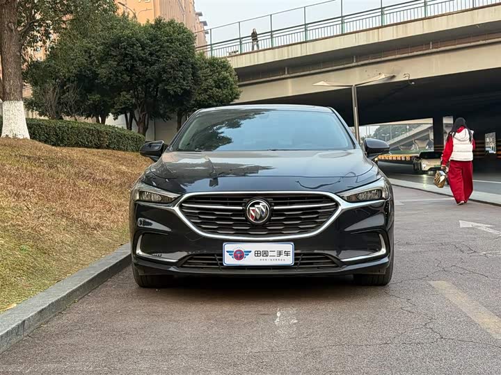 Фото 2 - Buick LaCrosse