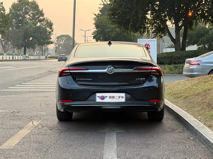 Фото 4 - Buick LaCrosse