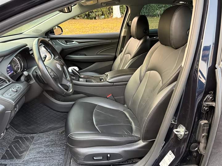 Фото 8 - Buick LaCrosse