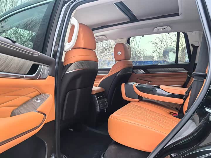 Фото 5 - Tank 500 Hybrid