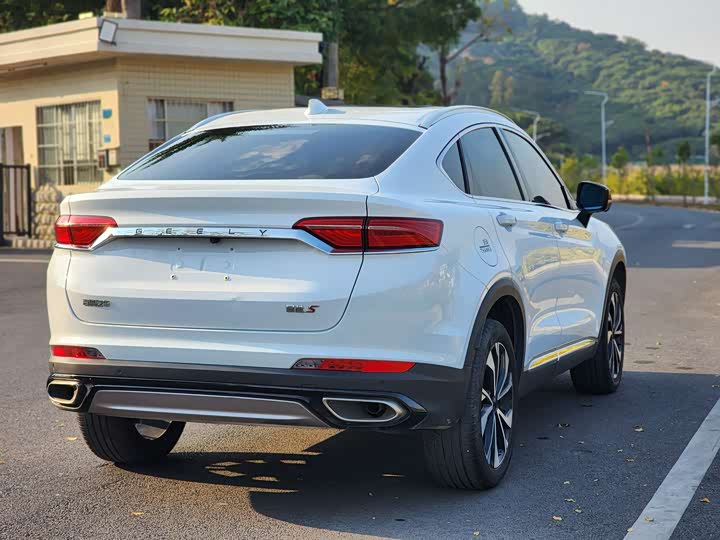 Фото 7 - Geely Tugella S