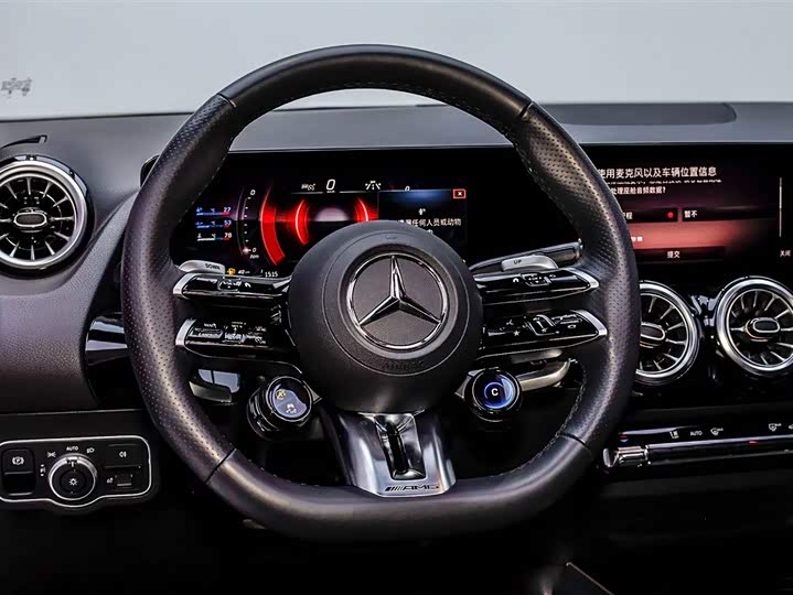 Фото 5 - Mercedes-Benz GLA-Class AMG