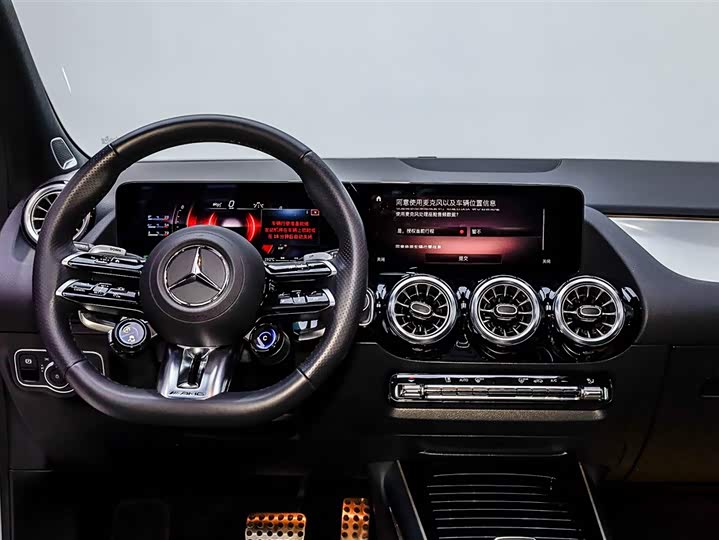 Фото 6 - Mercedes-Benz GLA-Class AMG