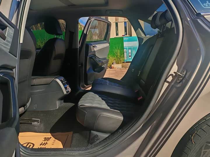 Фото 6 - Volkswagen Sagitar L