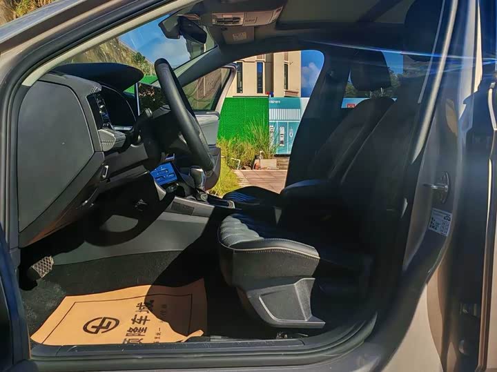 Фото 7 - Volkswagen Sagitar L