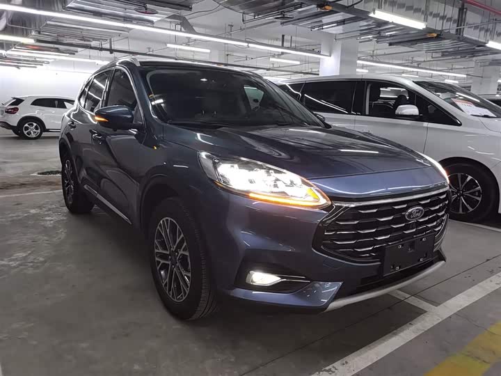 Фото 4 - Ford Escape